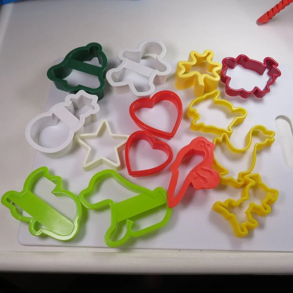 Variety of (14) Cookie Cutters for all seasons